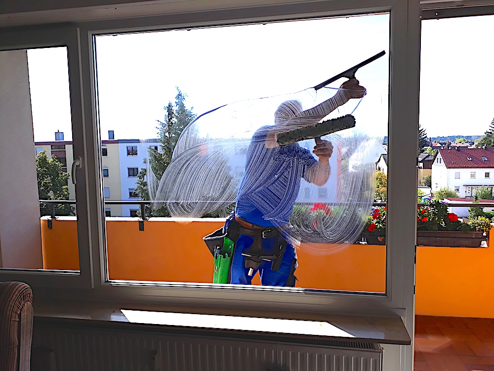 john-winters-fensterreinigung-fensterputzen-wohnung-in-dritte-stock-nuernberg